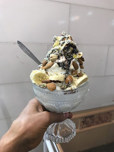 آبمیوه بستنی شبانه روزی خان