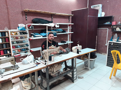 تعمیرات لباس جین پوشان