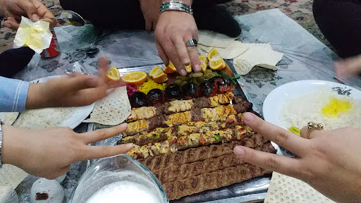 باغ تالار و رستوران سنتی هگمتانه