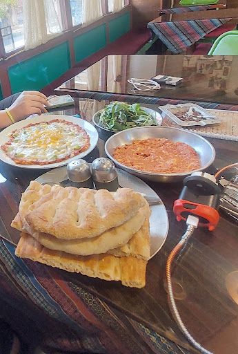 کافه عمو قباد