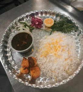 شیراز رستوران و بیرون بر طارونه