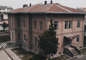 دبیرستان تاریخی فروغ