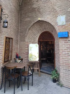 کافه کتاب خانه دوست