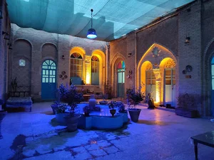 هتل سنتی عمارت پدری