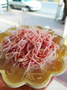 بستنی قیفی با شیر محلی آپاتیه متل قو