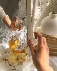 عطر اهورا