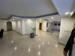 نقاش ساختمان در اقدسیه 4