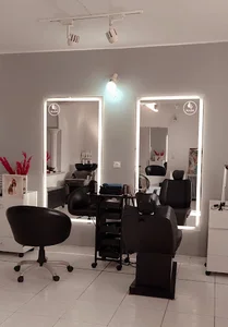 سالن زیبایی نادی
