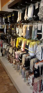 Dela socksفروشگاه دلا