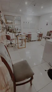 سالن خدمات تخصصی ناخن صورتی_pink nail 4