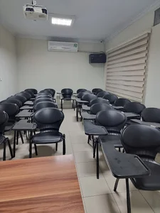 موسسه زبانهای خارجی آوای شهیر