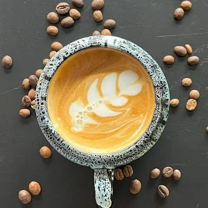 قهوه بیرون بر دارکوب