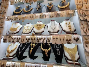 بدلیجات زرین تاج