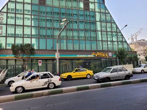 ساختمان مرکزی بانک تجارت