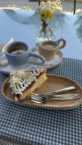 Cafe&Bakery F کافه و بیکری اِف