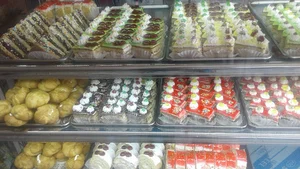 شیرینی سرای پرنا