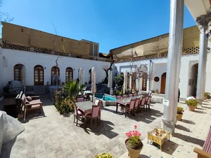 اقامتگاه سنتی هزار و یک شب چهارباغ
