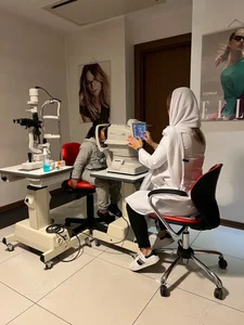 مرکز اپتومتری و عینک آسمان 3