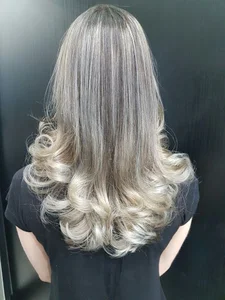 سالن زیبایی ثنایش عروس سرا ومرکز تخصصی رنگ وامبره
