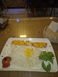 رستوران پردیس 4