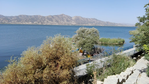 بوستان ساحلی زریبار