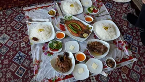 اقامتگاه بوم‌گردی و رستوران آفتابگردان(اکبری)