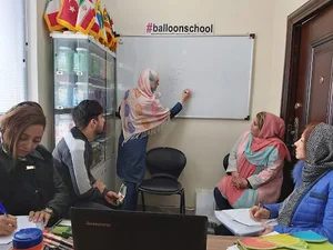 مدرسه آموزش بادکنک آرایی