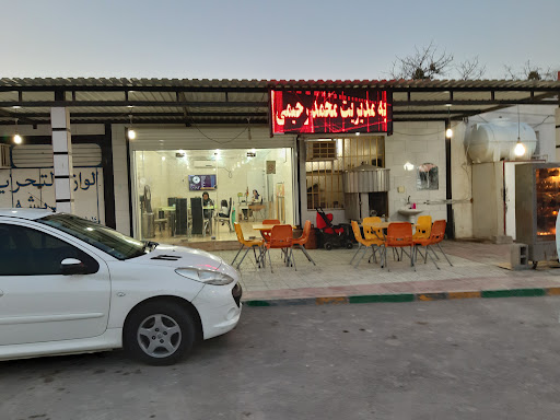 رستوران ساحلی دریا کنار