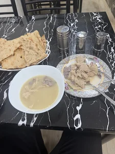 طباخی بانو شاهین ویلا