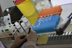 آزمایشگاه ژنتیک بنیان