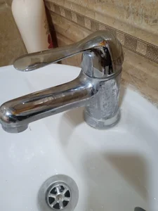 لوله کش و برقکار ساختمان شریفی 2