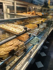 قنادی بهار 5