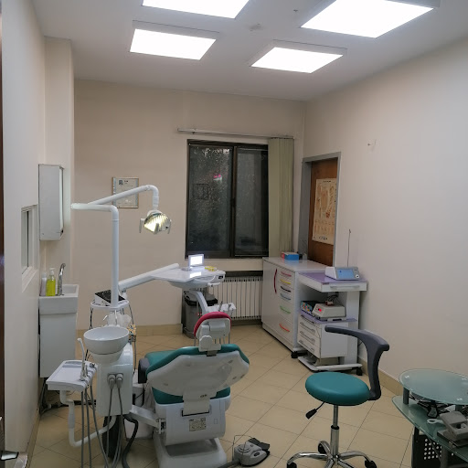 دندانپزشکی دکتر فرشی، جراح فک، ایمپلنت