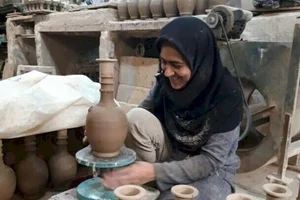 آبمیوه گیری و سبزی خردکنی بنازاده