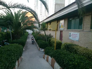 سالن ورزشی کارگران و باشگاه بدنسازی ملک