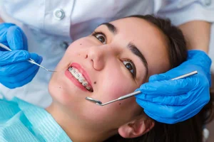 دکتر بهرنگ تابش-متخصص ارتودنسی (دندانپزشک)