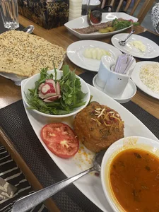 رستوران امیرزند
