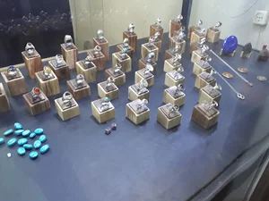 نقره فروشی و تراش سنگ (هفت سنگ)