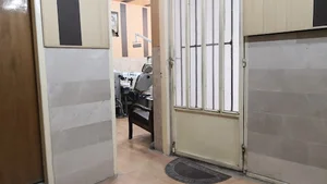 دندانپزشکی دکتر بهزاد عزیزی نهاوندی