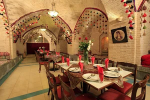 رستوران وتالار سنتی کاروان