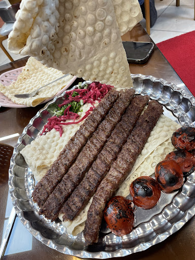 چلوکبابی اعتماد