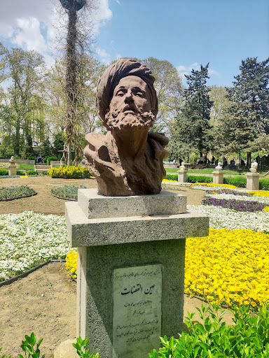 سمپوزیوم مجسمه‌های مشاهیر و مفاخر همدان