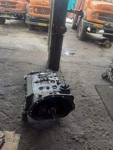 تعمیرگاه وفروشگاه کامیون ZF بنز