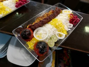 رستوران پونه
