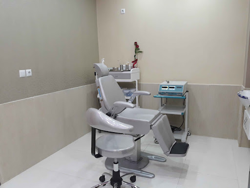 مطب دکتر اکرم فریدنی