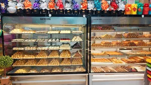 شیرینی و بستنی پارسه