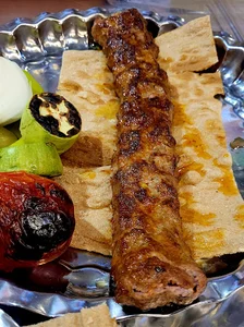 چلو کباب برگزیده (تاج محل)