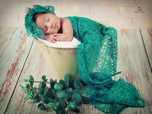 آتلیه تخصصی عکس کودک بی بی