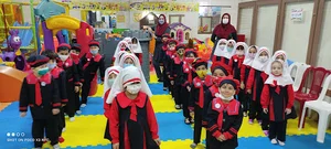 مهد کودک و پیش دبستانی ستاره ها همراه با فضای بازی