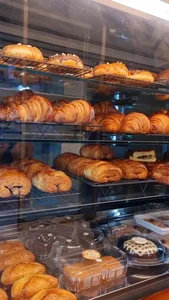 شیرینی و نان فروشی نانیک 5